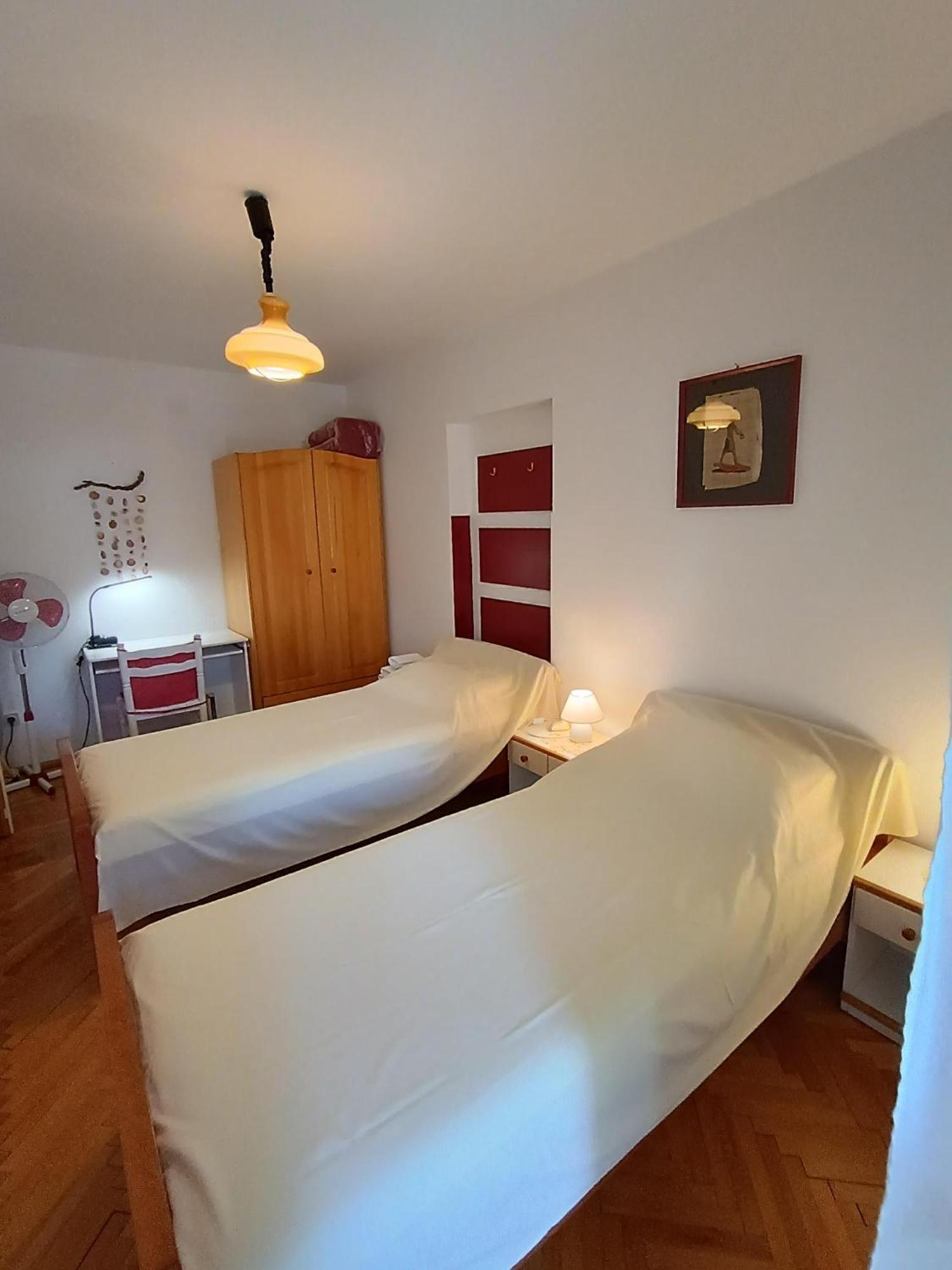 Levak Apartments - Apt. 1 Pjescana Uvala Dış mekan fotoğraf